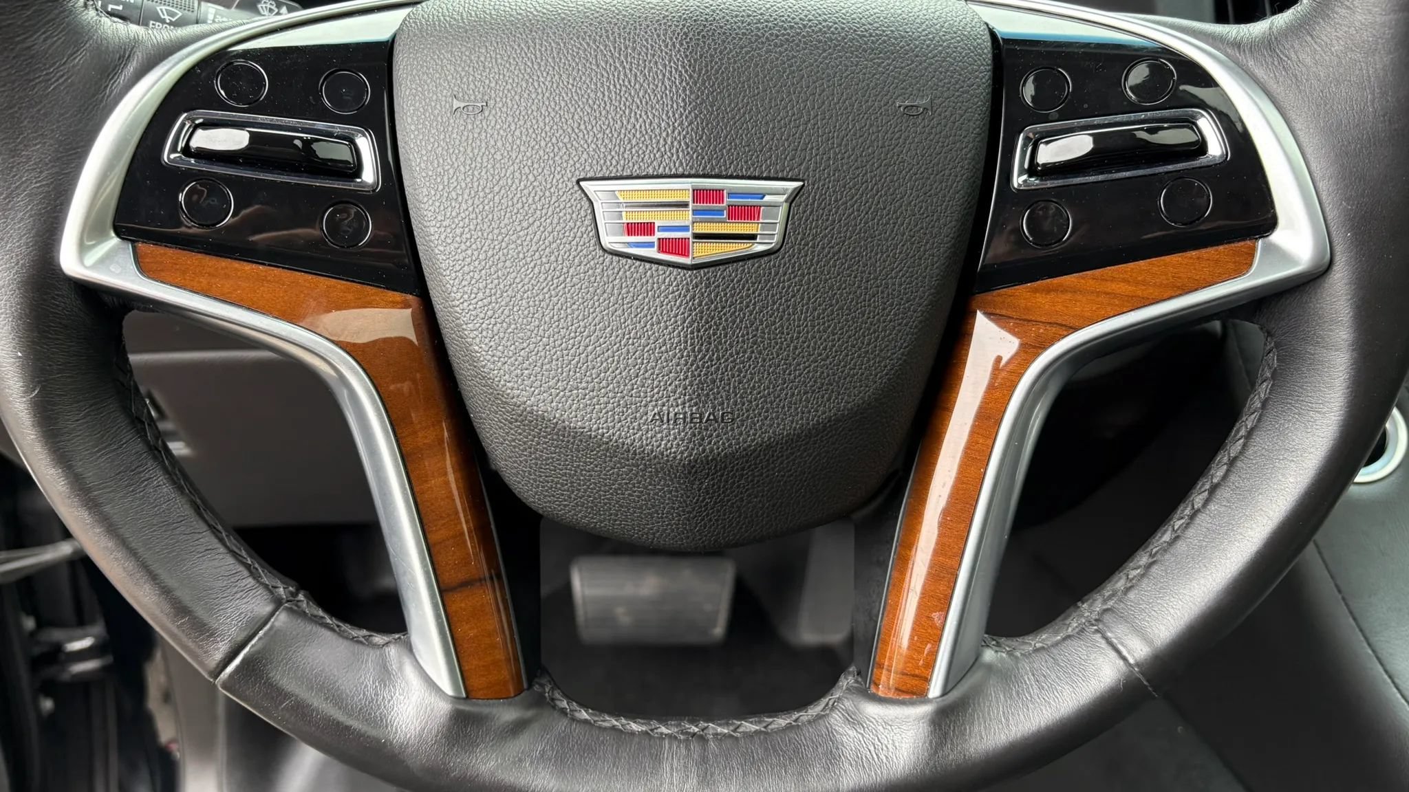 Used 2017 Cadillac Escalade ESV Premium Luxury AWD/4WD image 18