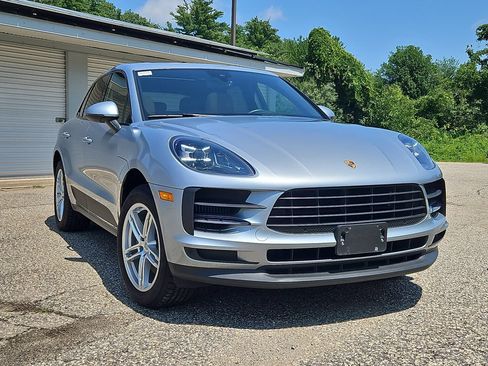 Certified 2020 Porsche Macan S AWD/4WD image 9