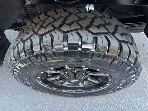 Used 2015 GMC Canyon SLE w/ All-Terrain Package image 31