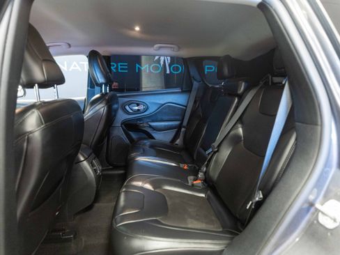 Used 2020 Jeep Cherokee Latitude Plus FWD image 14