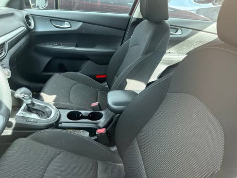 Used 2021 Kia Forte LXS FWD image 4
