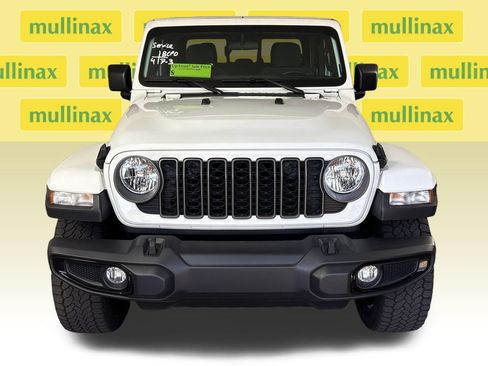 Used 2025 Jeep Gladiator Sport AWD/4WD image 15