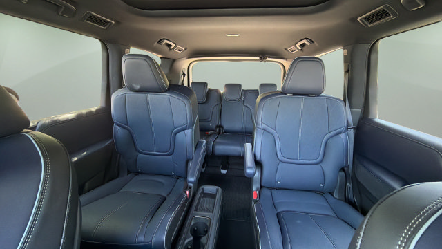 Used 2027 INFINITI QX80 Sensory w/ Sport Exterior Package AWD/4WD image 44