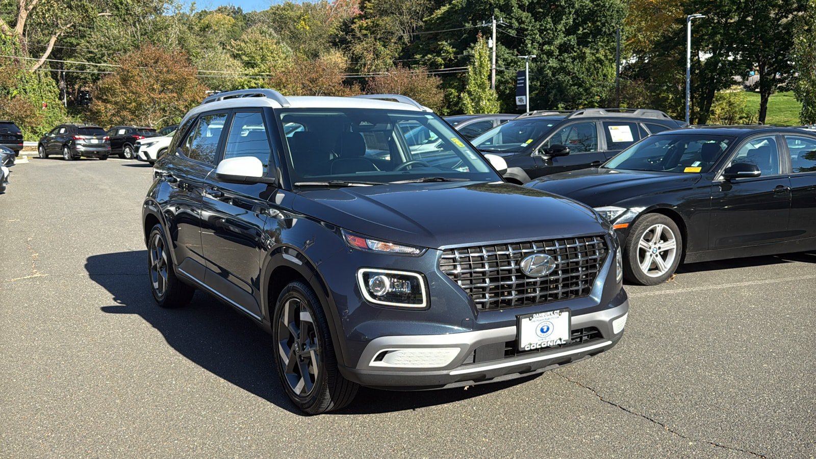 Used 2024 Hyundai Venue Limited FWD image 3