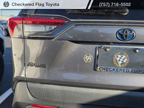 Used 2022 Toyota RAV4 XLE image 7