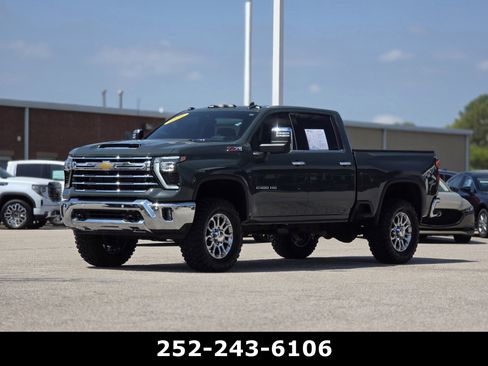 Used 2026 Chevrolet Silverado 2500 LTZ w/ LTZ Premium Package image 3