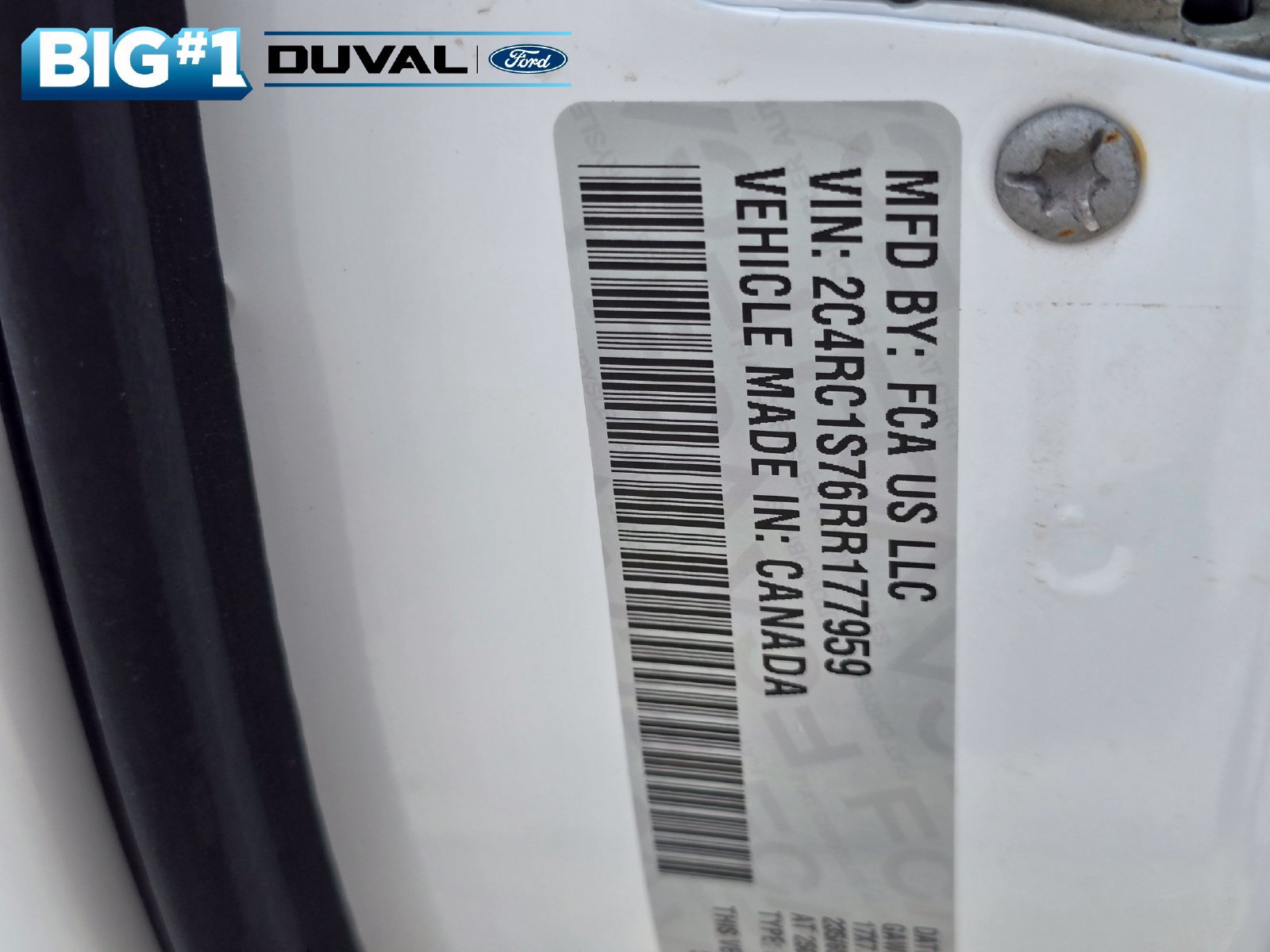 Used 2024 Chrysler Pacifica Limited FWD image 3