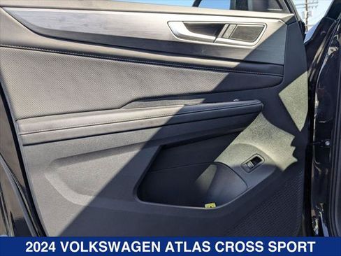 Certified 2024 Volkswagen Atlas Cross Sport SE w/ Panoramic Sunroof Package AWD/4WD image 10