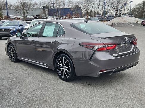 Used 2024 Toyota Camry SE image 21