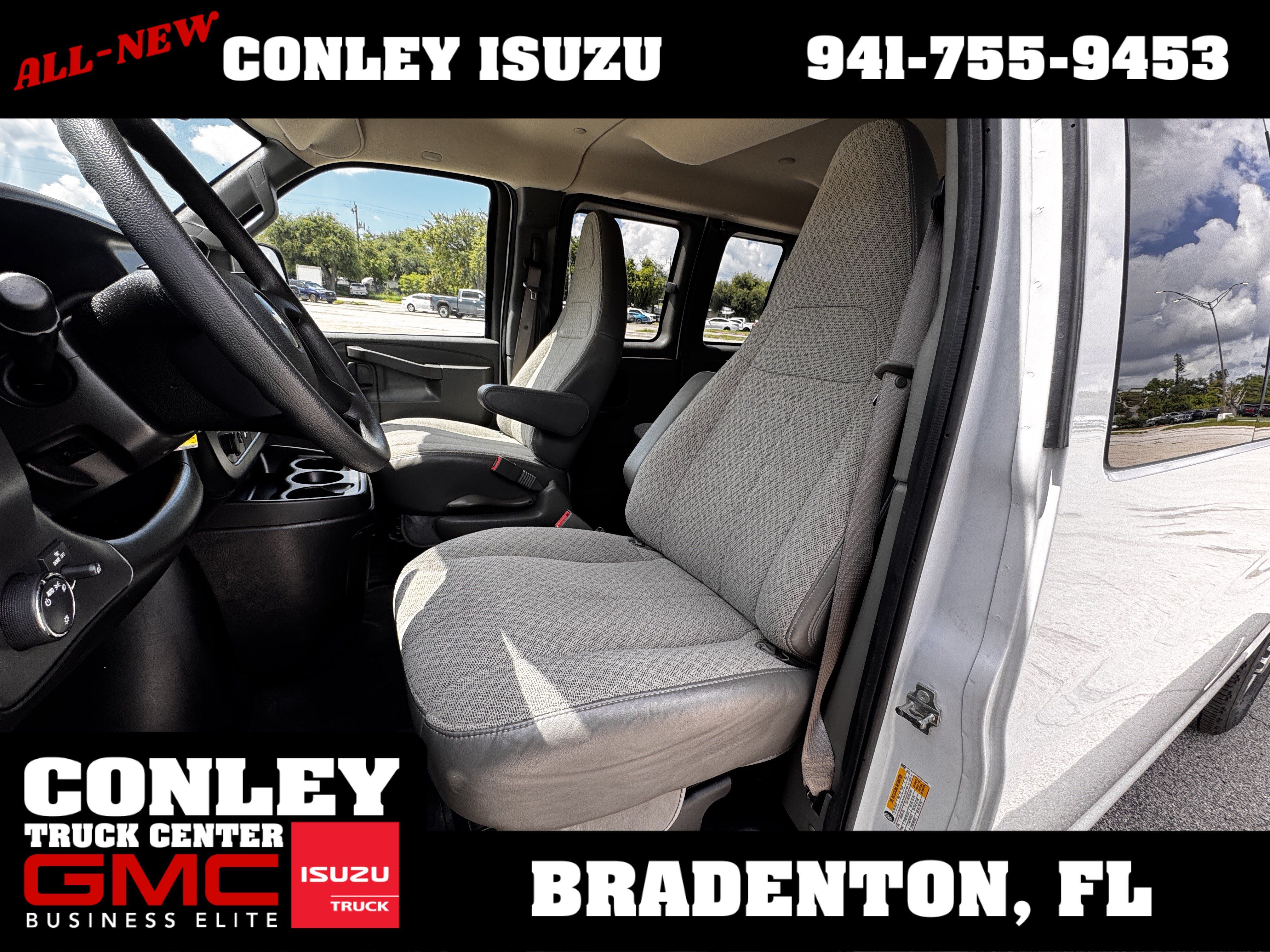 Used 2025 Chevrolet Express 3500 LT w/ LT Preferred Equipment Group RWD image 9