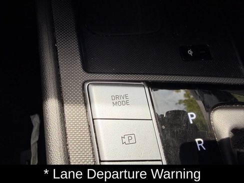 Certified 2025 Hyundai Elantra SEL FWD image 20