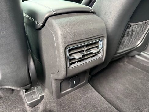 Used 2025 Lincoln Corsair AWD image 30