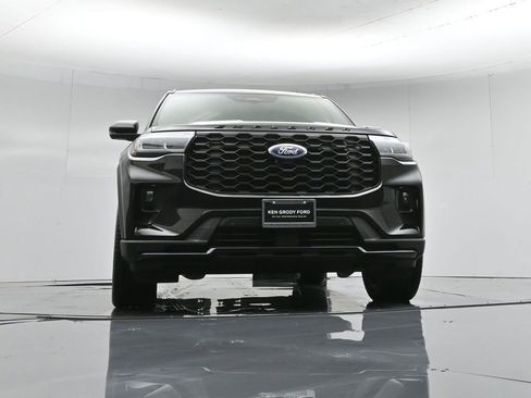 Used 2025 Ford Explorer ST-Line w/ ST-Line Street Pack image 48