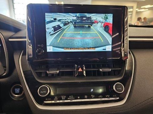 Used 2023 Toyota Corolla Cross XLE w/ Convenience Package AWD/4WD image 25