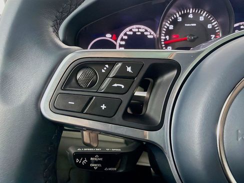 Certified 2022 Porsche Cayenne S Platinum AWD/4WD image 13