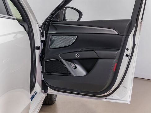 Used 2024 Maserati Grecale GT image 20