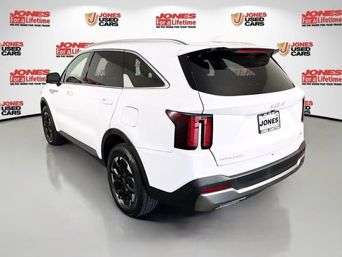 Used 2024 Kia Sorento S AWD/4WD image 2