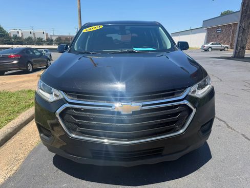 Used 2019 Chevrolet Traverse LS FWD image 2