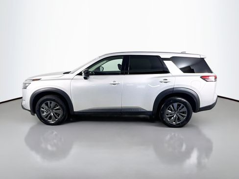 Used 2025 Nissan Pathfinder S AWD/4WD image 6