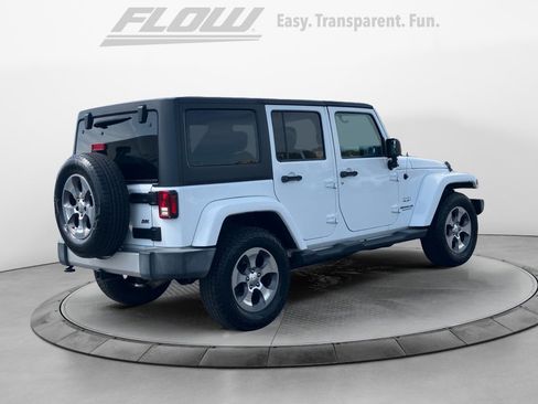 Used 2017 Jeep Wrangler Unlimited Sahara w/ Connectivity Group image 9