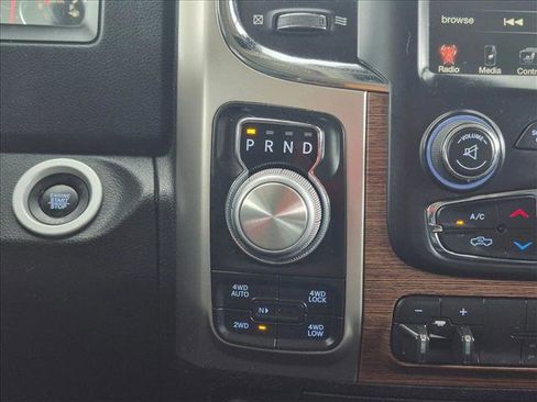 Used 2017 RAM 1500 Laramie w/ Convenience Group AWD/4WD image 11