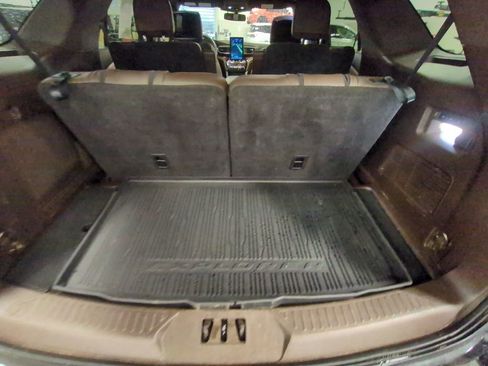 Used 2022 Ford Explorer King Ranch w/ Premium Technology Package image 32