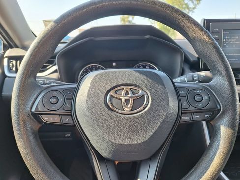 Used 2022 Toyota RAV4 XLE w/ Convenience Package FWD image 18