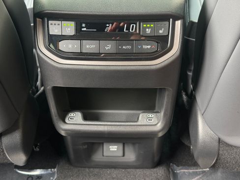Used 2025 Lexus TX 500h AWD w/ Technology Package image 33