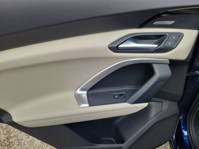 Certified 2025 Audi Q5 Premium Plus w/ Premium Plus AWD/4WD image 12