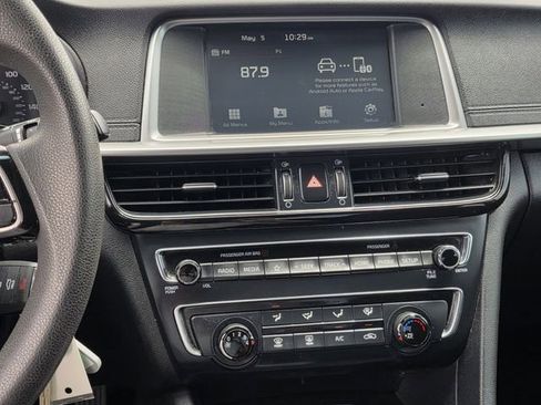 Used 2019 Kia Optima LX FWD image 9
