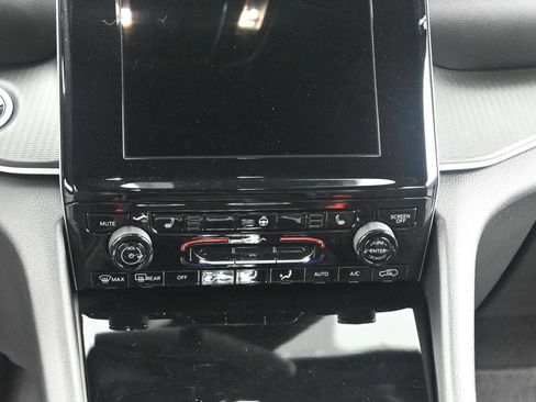 Used 2024 Jeep Grand Cherokee Altitude AWD/4WD image 28