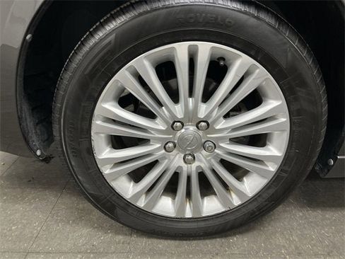 Used 2014 Chrysler 300 AWD w/ Driver Convenience Group image 33