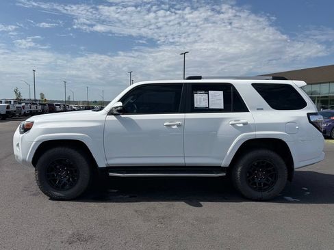 Used 2020 Toyota 4Runner SR5 Premium AWD/4WD image 9