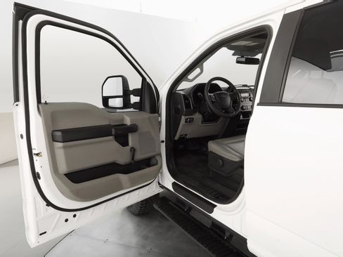 Used 2019 Ford F250 XL image 10