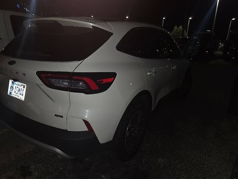 Used 2024 Ford Escape SE image 7