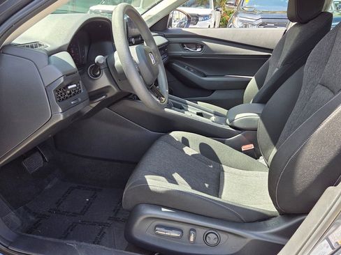 Certified 2023 Honda Accord EX image 9