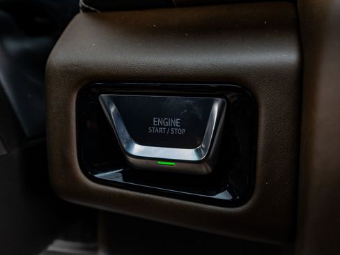 Used 2025 GMC Yukon Denali Ultimate AWD/4WD image 23