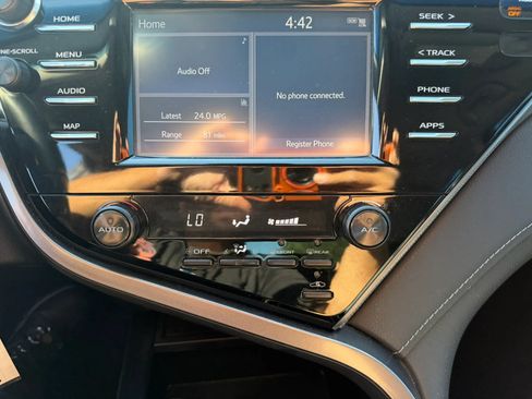 Used 2019 Toyota Camry SE w/ Carpet Mat Package FWD image 25