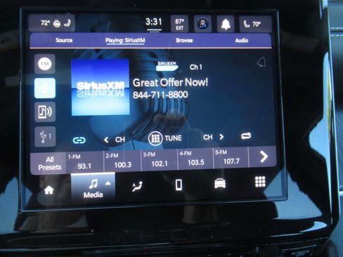 Used 2023 Jeep Grand Cherokee L Laredo image 27