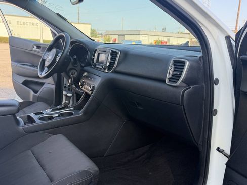 Used 2017 Kia Sportage LX FWD image 20