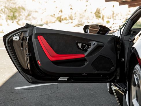 Used 2023 Lamborghini Huracan EVO image 13