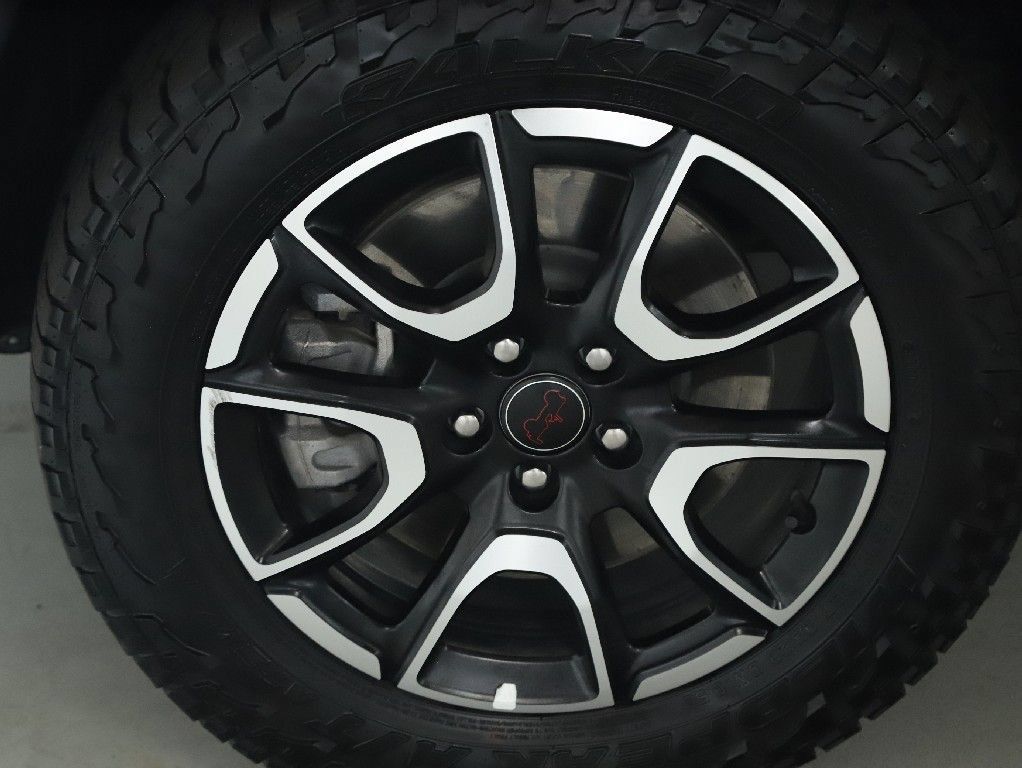 Used 2025 Jeep Compass Trailhawk AWD/4WD image 36