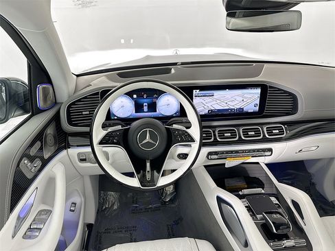 Used 2026 Mercedes-Benz Maybach GLS 600 4MATIC image 24