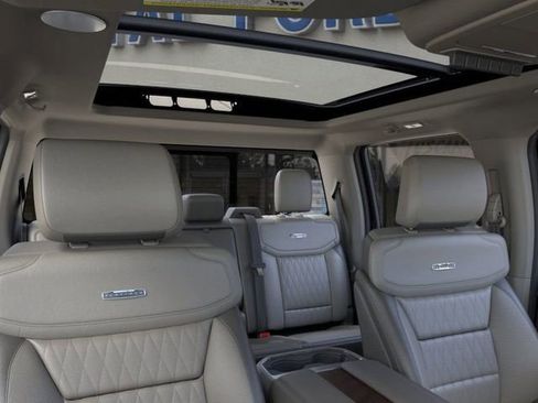 New 2026 Ford F450 Platinum w/ Platinum Plus Package image 22