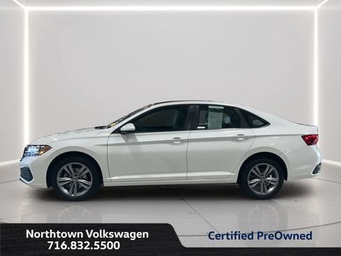 Certified 2023 Volkswagen Jetta SE w/ Panoramic Sunroof Package FWD image 2