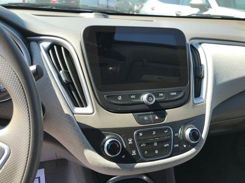 Used 2022 Chevrolet Malibu LT FWD image 5