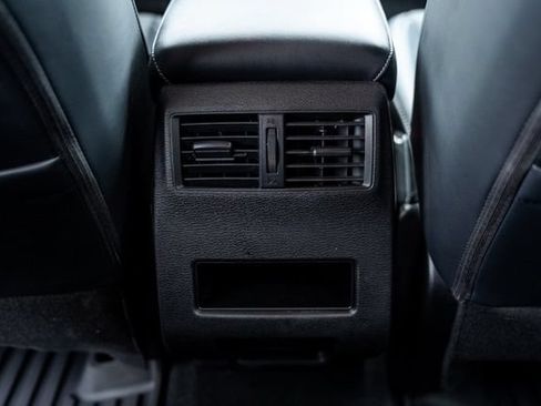 Used 2024 Mitsubishi Outlander SE AWD/4WD image 34