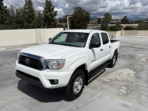 Used 2015 Toyota Tacoma PreRunner w/ SR5 Package image 13
