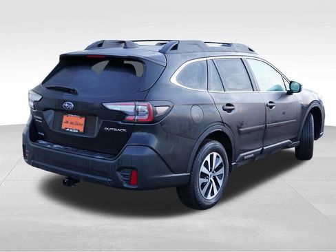 Used 2021 Subaru Outback Premium image 5