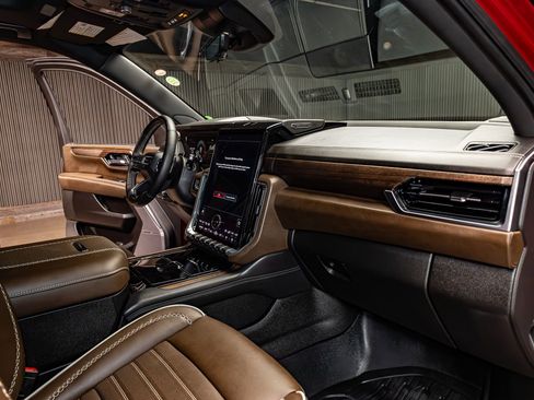 Used 2025 GMC Yukon Denali Ultimate image 14